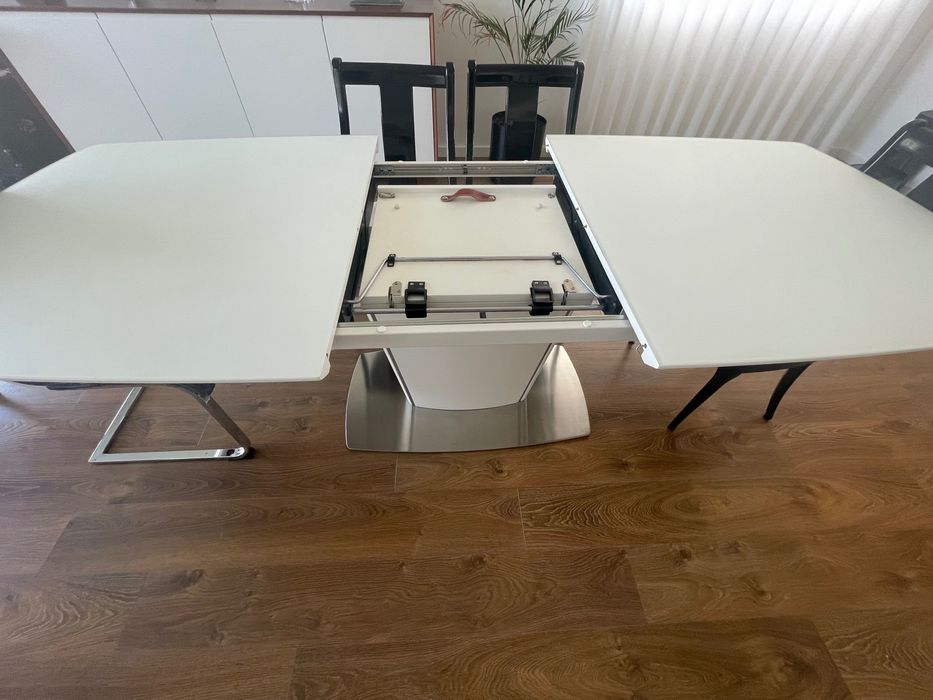 Mesa de jantar com 6 cadeiras