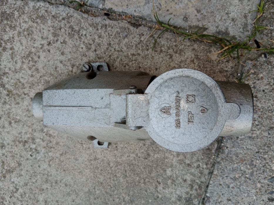 Gniazdo siłowe z wtyczką 32A 6h/380V