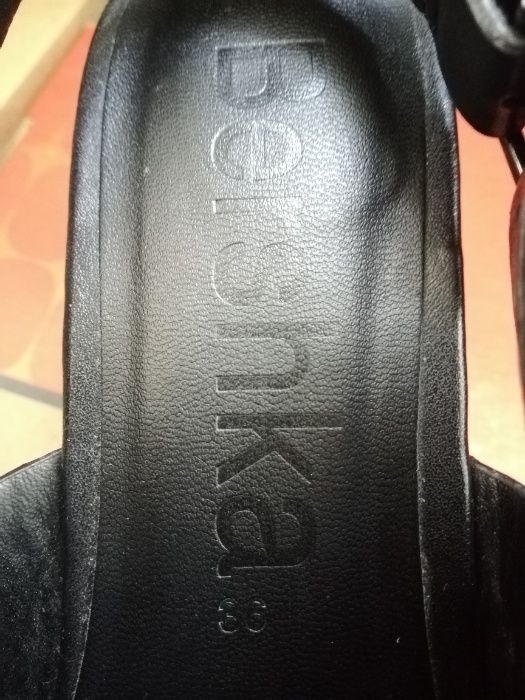 Sandália preta de salto - 35/36