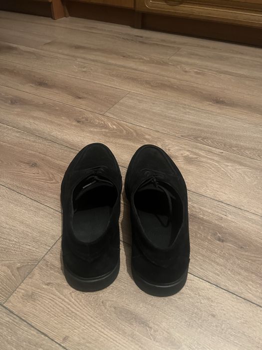 Продам замшеві туфлі