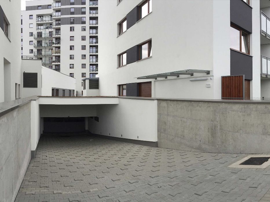 Miejsce postojowe hala garażowa parking Serbska 15 17 19 os Kosmonautów - Widok 4