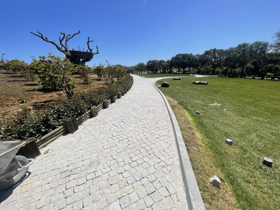 Aplicação de todo tipo calçada portuguesa pavê lancil e outrs