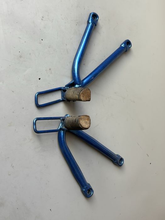 Podnóżki SUZUKI DR600 /650