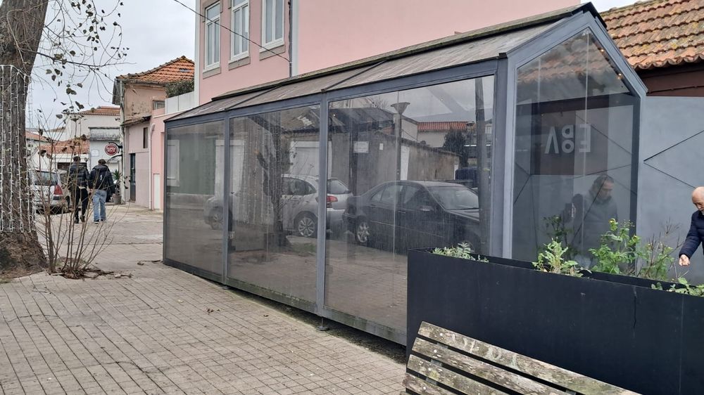 Esplanada / stand de vendas