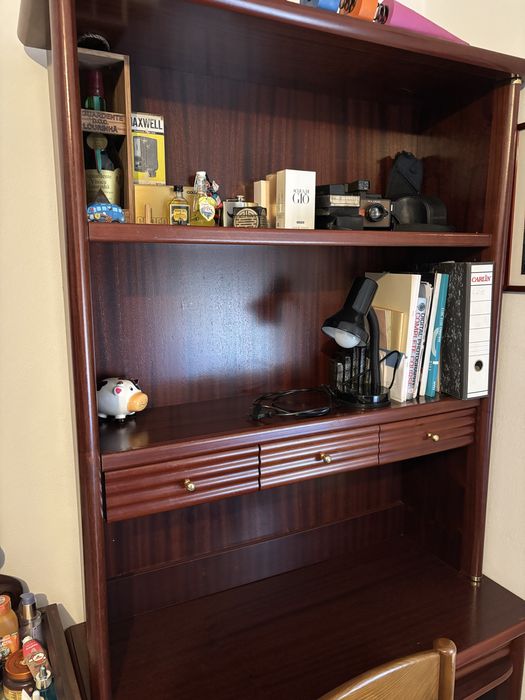 Escrivaninha secretária com estante