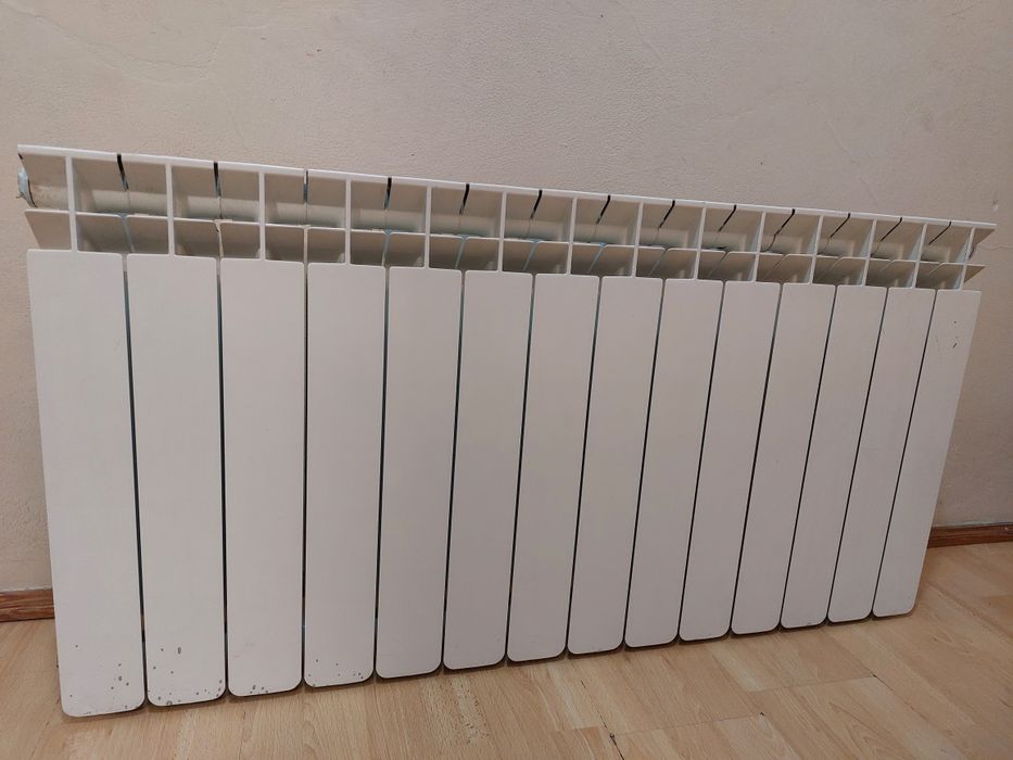 Grzejnik aluminiowy boczny biały 578x1120 14 żeberek