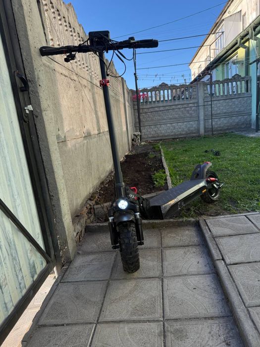 Електросамокат iScooter iX3