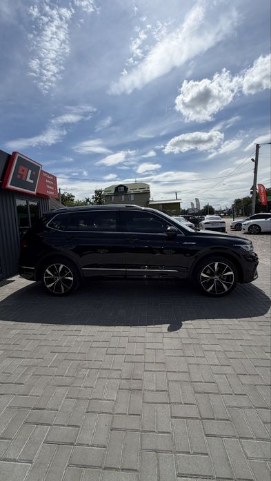 Volkswagen Tiguan SEL R-line Premium Plus 4motion Фольксваген Тігуан 2022 р 2,0 бенз 8АКПП