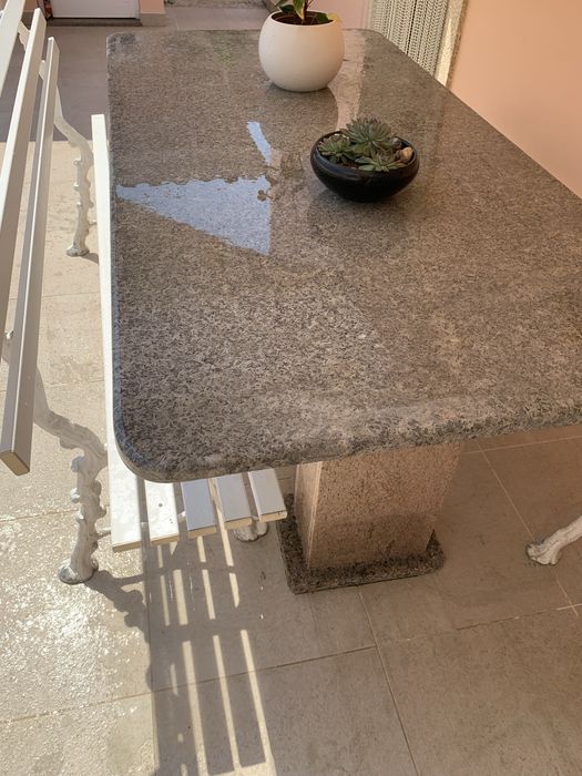 Mesa em granito para jardim