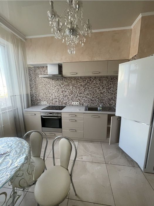 Сдам 2 КВ. 10 жемчужина (кадор) на Марсельской 35а. Можно на месяц  (18000)