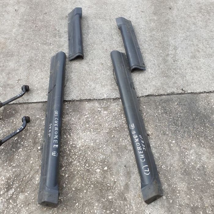 JEEP CHEROKEE III KJ PROG NAKLADKA  PROGOWA LEWA PRAWA 07R