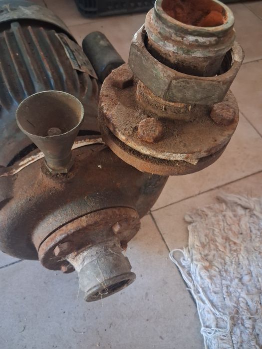 Motor de posso a trabalhar