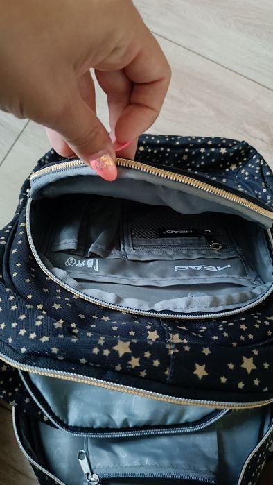 Plecak szkolny trzykomorowy head czarny z gwiazdkami jak nowy