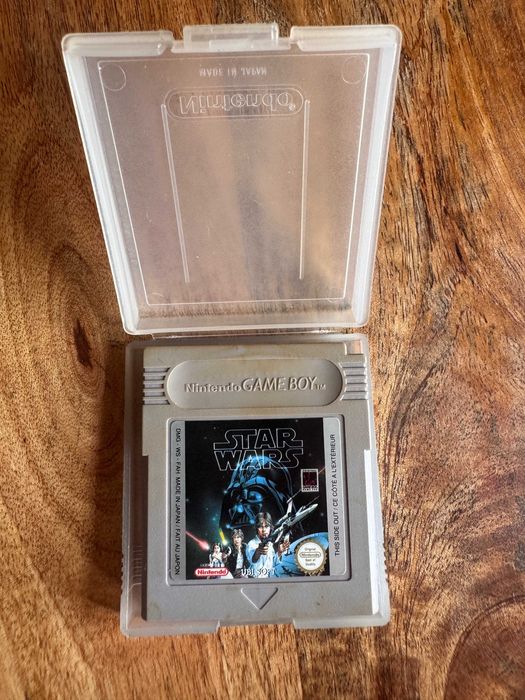 Game Boy original DMG-01 + jogo Star Wars