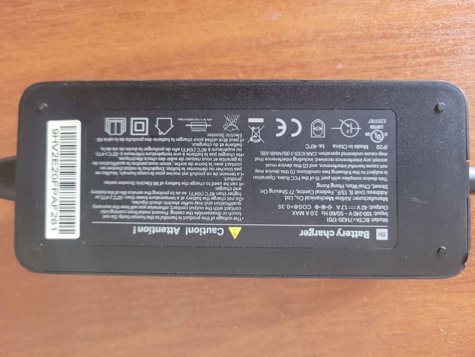 Продам самокат Xiaomi Mi Electric Scooter 1S