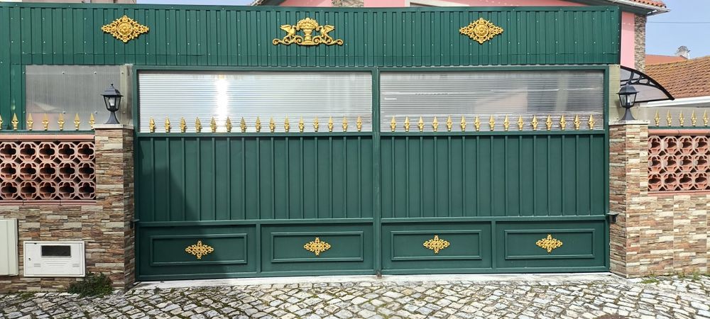 Portões Galvanizados com Motores Incluídos.