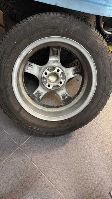 4 jantes 15'' com pneus com muito piso