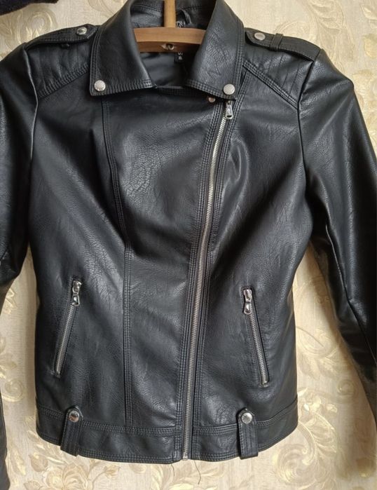Куртка шкіряна жіноча