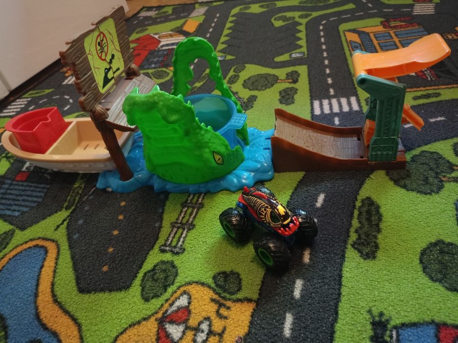 Zestaw HOT WHEELS monster truck krokodyl KROKODYL