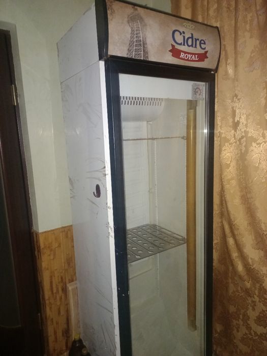 Холодильник вітрина