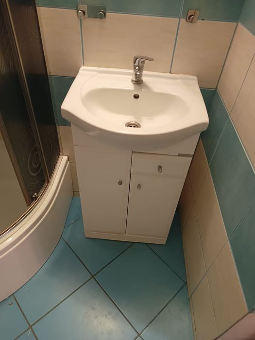 Umywalka łazienkowa z szafką
