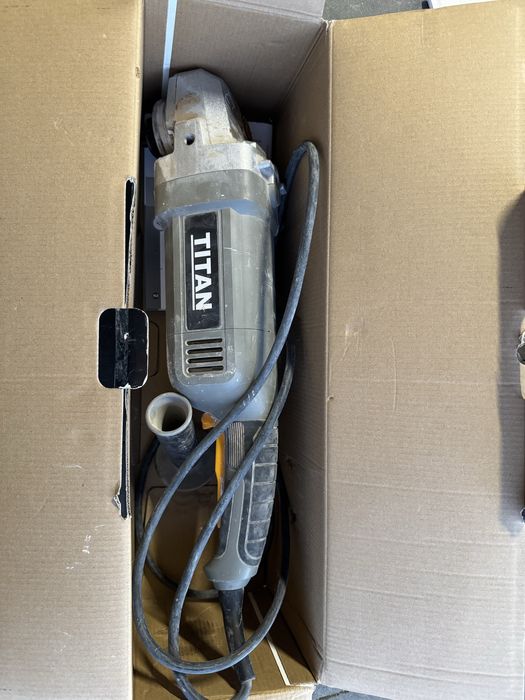 Szlifierka kątowa Titan 2000W 230mm uszkodzona