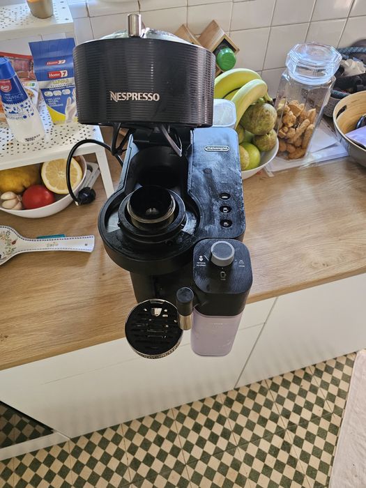 Maquina de cafe nespresso vertuo latissima



+3
Esta é uma máquina de