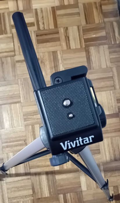 Tripé Vivitar VPT 120 ainda na caixa, para filmagens ou fotografia