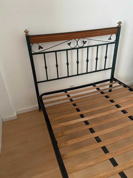 Cama de ferro em óptimo estado