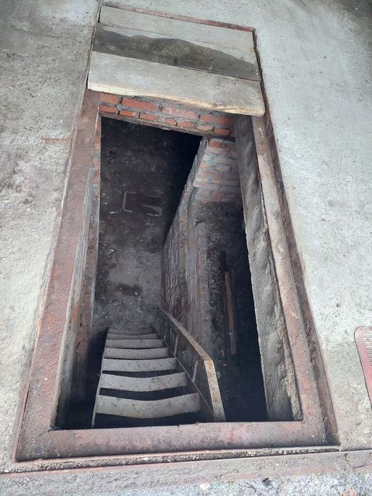 Гараж Жигулі волговський з підвалом