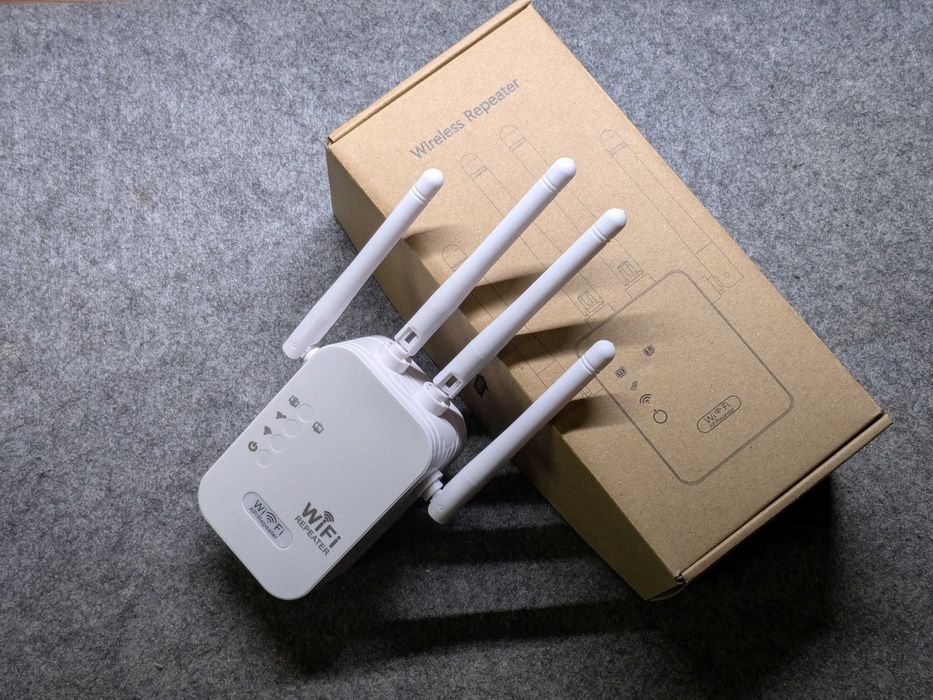 Усилитель Wi-Fi повторитель, repeater ЕОЕНКК. 2.4Ghz,  300 Мбит/с