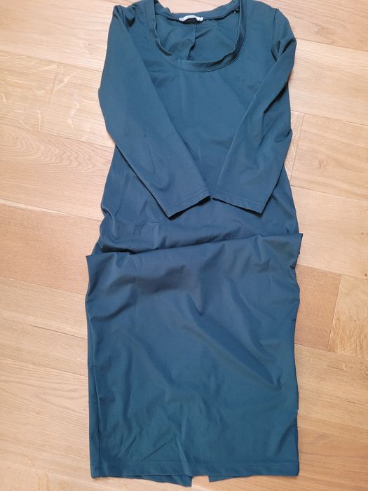 Sukienka w kolorze butelkowym