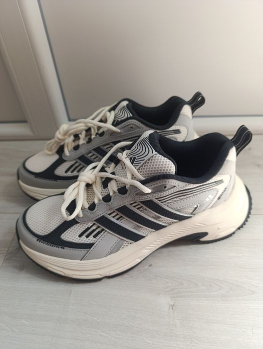 Кросівки adidas original 40,5 розмір