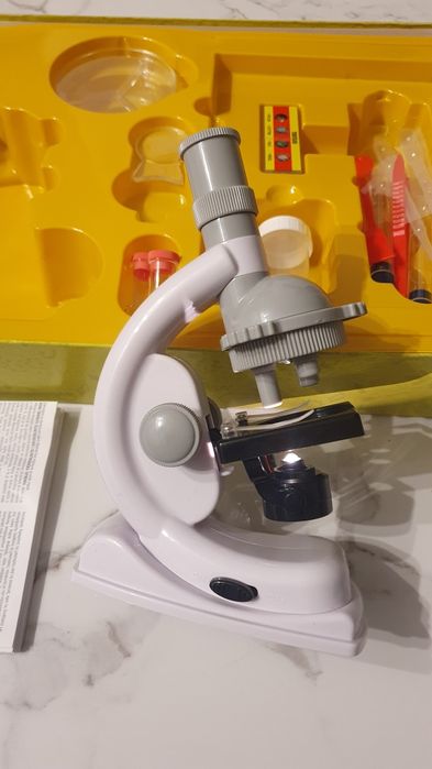 Mikroskop "Nature under the Microscope"