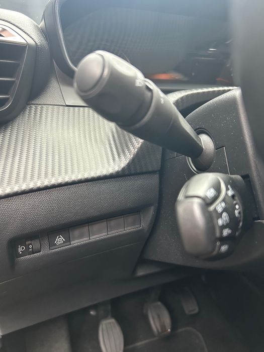 Peugeot 208 full extras