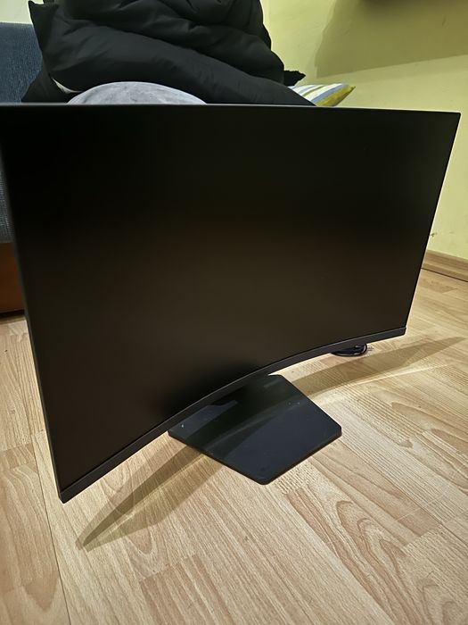 LG UltraGear 27GS60QC-B.