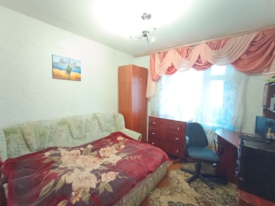 Квартира прос.Миру, 3-кімнатна, світло не вимикають