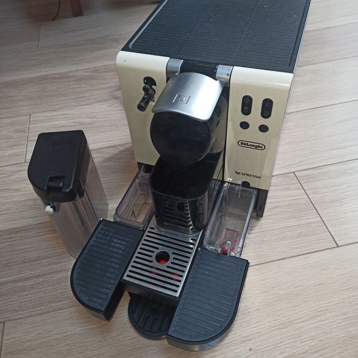 Ekspres DeLonghiI Nespresso EN660