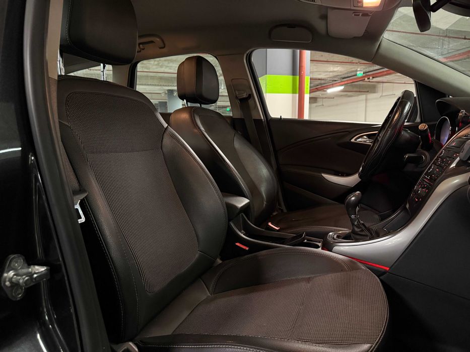 Opel Astra ST CDTI 2012