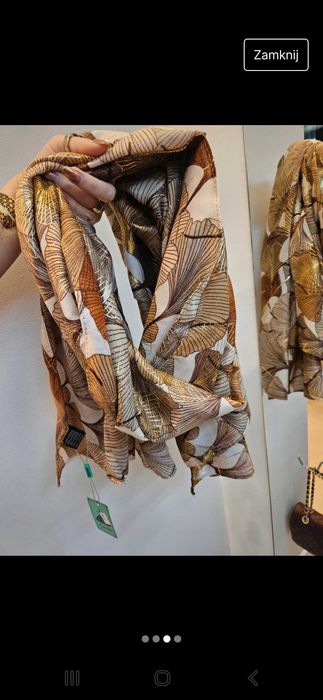 Sliczny elegancki szalik