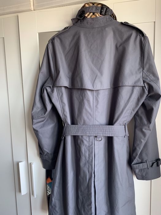 sobretudo cinzento Burberry