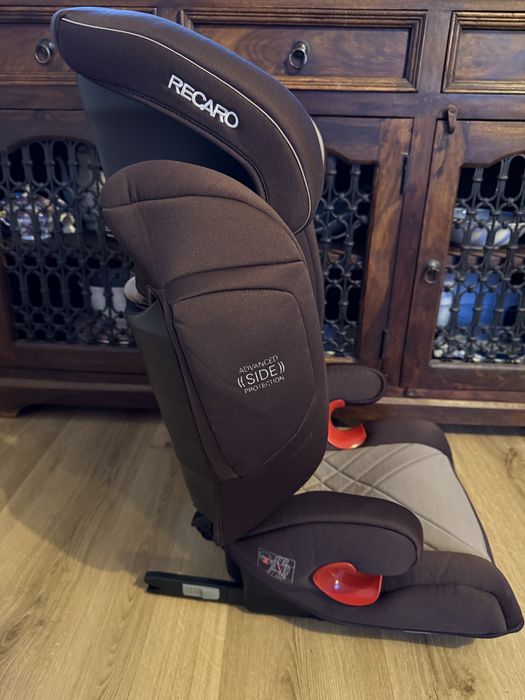 Zadbany fotelik  samochodowy RECARO Monza Nova 2 Seatfix 15-36 kg