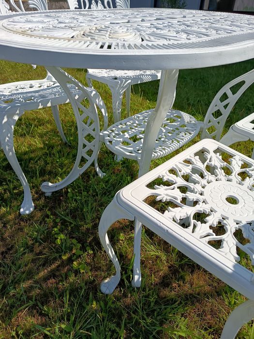 Mesa e cadeiras de Jardim