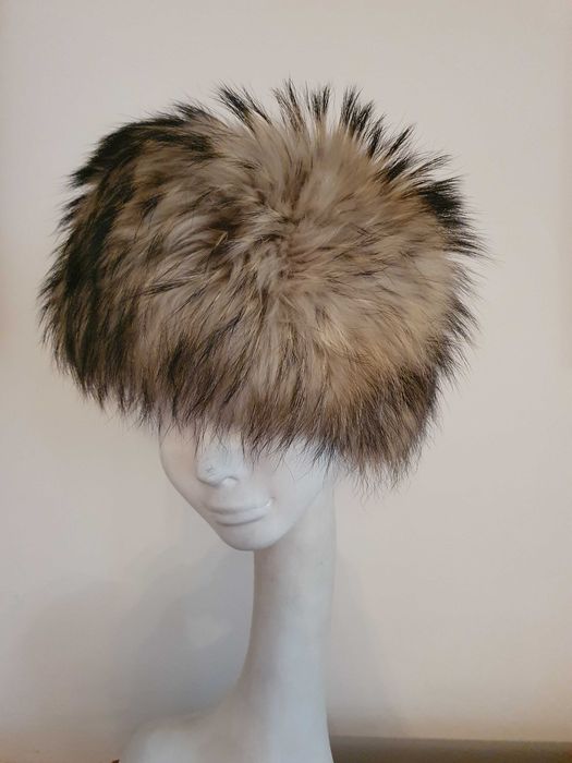 Czapka z jenota. Jenot futro naturalne (2)