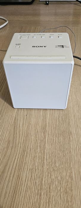 Radiobudzik Sony