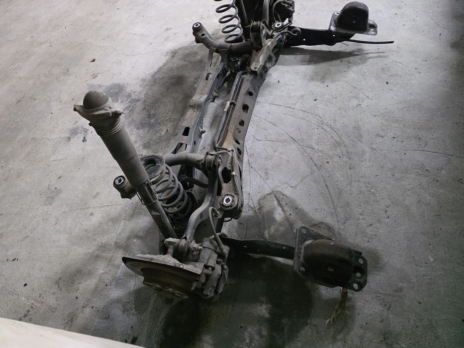 Vw Passat B8 wózek sanki zawieszenie tył