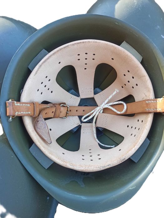 Hełm Wz.67 Kask Wojskowy Polski Lotniczy plastikowy + PŁASZCZ OP-1