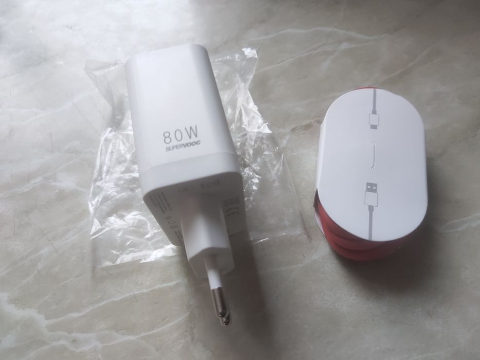 Зарядний пристрій OnePlus 80w
SuperVOOC 80W