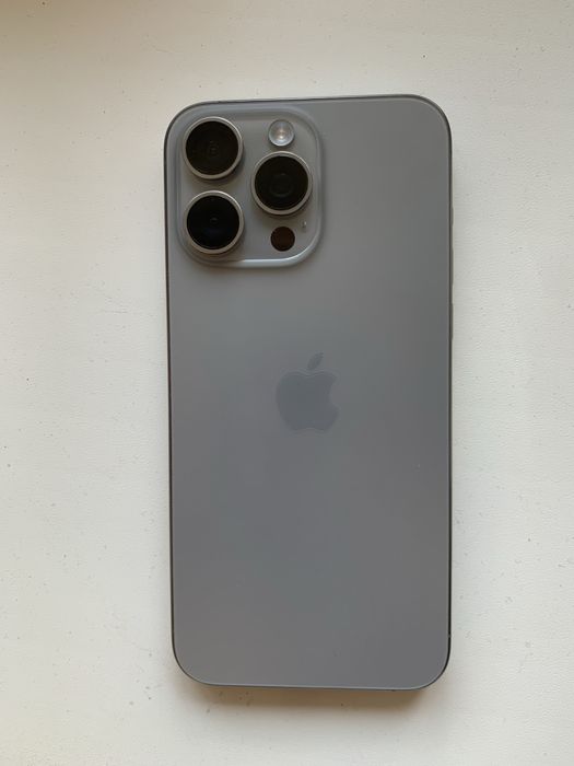 Срочно iPhone 15 pro max 256 gb идеал