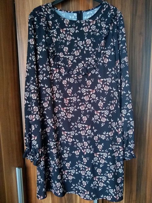 Sukienka w kwiaty